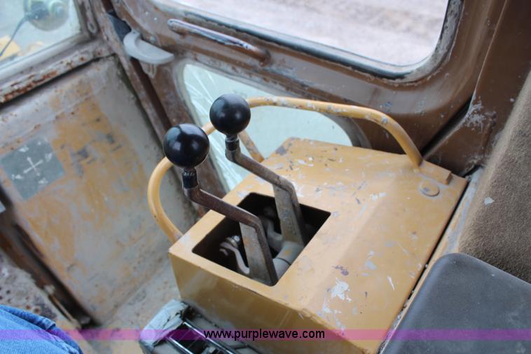 image for item H6523 1995 Caterpillar 963B track loader