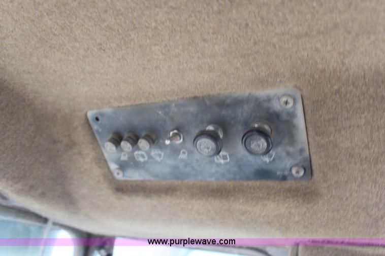 image for item H6523 1995 Caterpillar 963B track loader