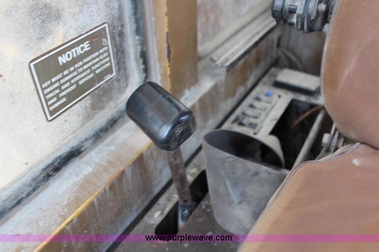 image for item H6524 1990 Caterpillar EL300B excavator