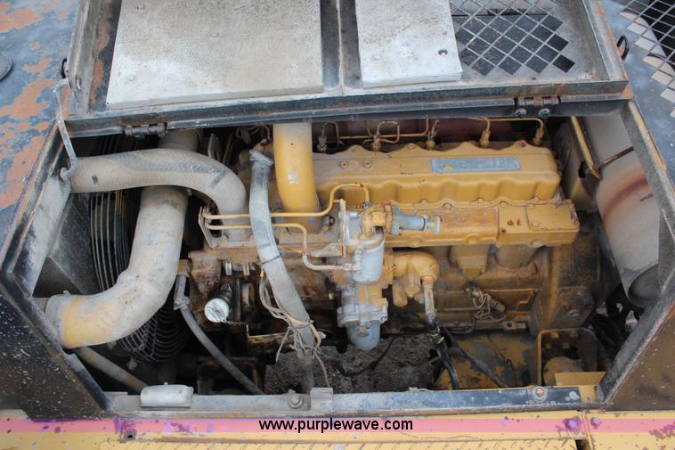 image for item H6524 1990 Caterpillar EL300B excavator