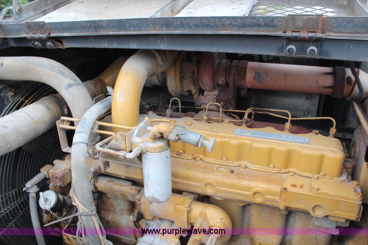 image for item H6524 1990 Caterpillar EL300B excavator