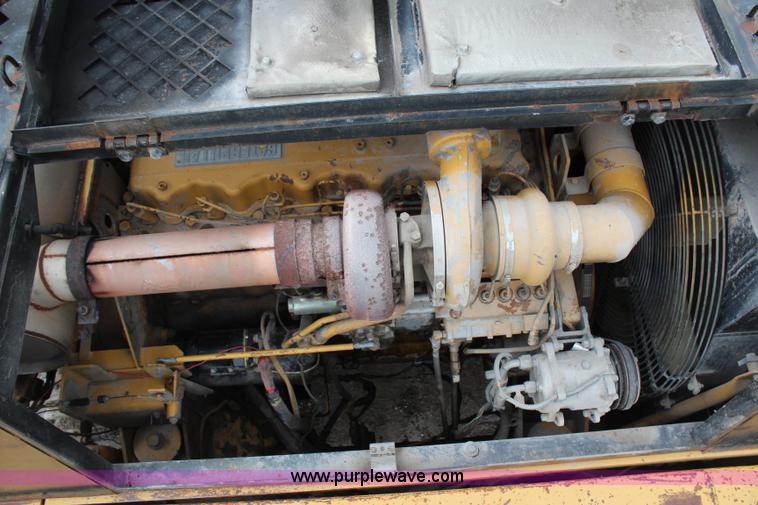 image for item H6524 1990 Caterpillar EL300B excavator