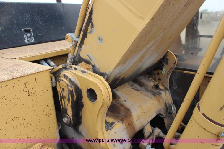 image for item H6524 1990 Caterpillar EL300B excavator