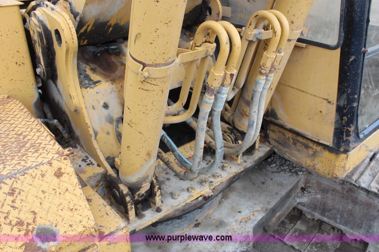 image for item H6524 1990 Caterpillar EL300B excavator