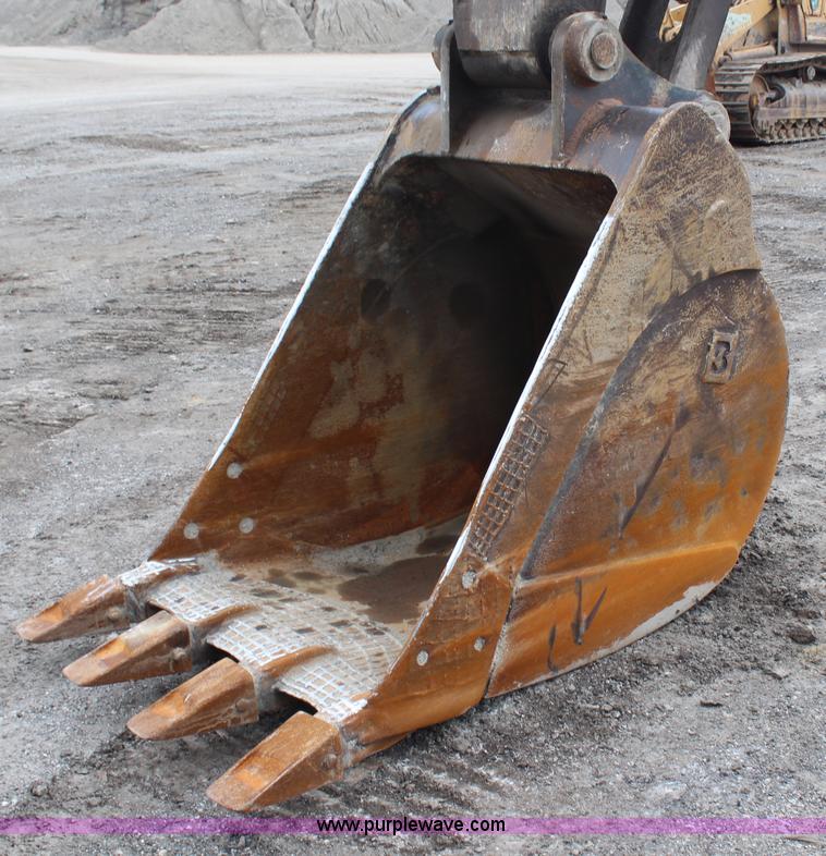 image for item H6524 1990 Caterpillar EL300B excavator