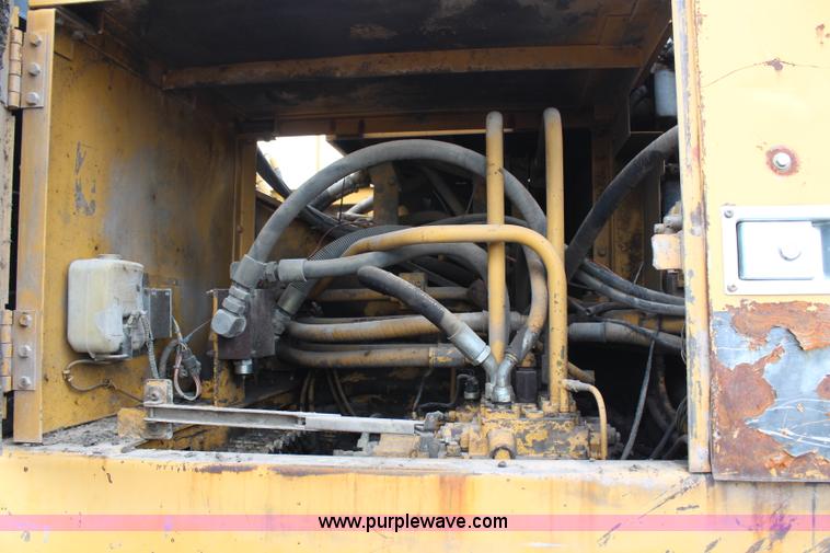 image for item H6524 1990 Caterpillar EL300B excavator