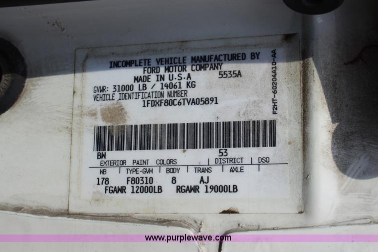 image for item H6545 1996 Ford F800 flatbed truck