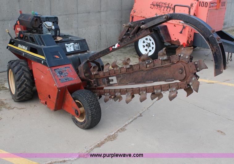 image for item H6641 2004 Ditch Witch 1820HE trencher