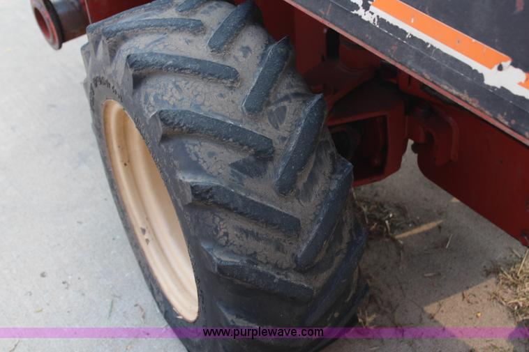 image for item H6641 2004 Ditch Witch 1820HE trencher