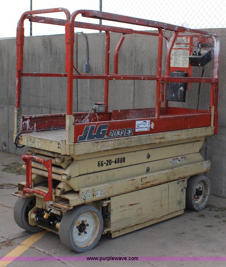 image for item H6643 2000 JLG 2032E2 scissor lift