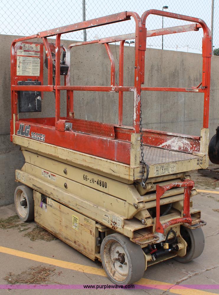 image for item H6643 2000 JLG 2032E2 scissor lift