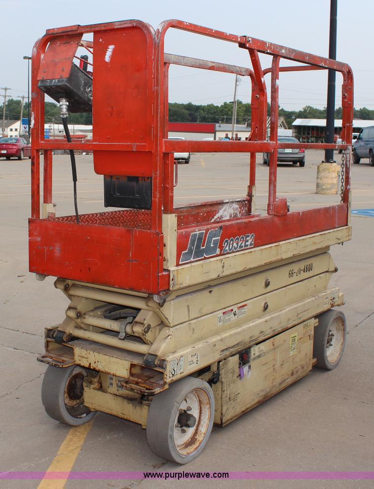 image for item H6643 2000 JLG 2032E2 scissor lift