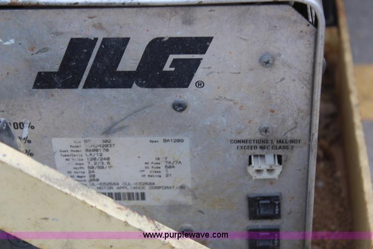 image for item H6643 2000 JLG 2032E2 scissor lift