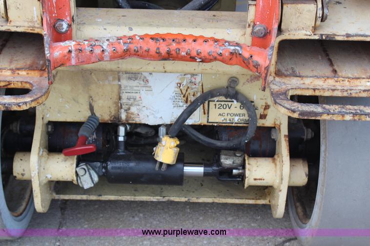 image for item H6643 2000 JLG 2032E2 scissor lift