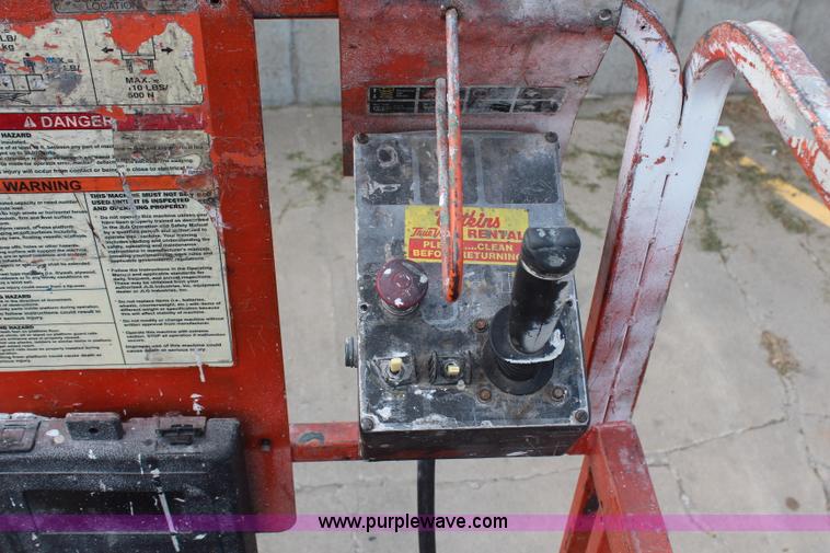 image for item H6643 2000 JLG 2032E2 scissor lift