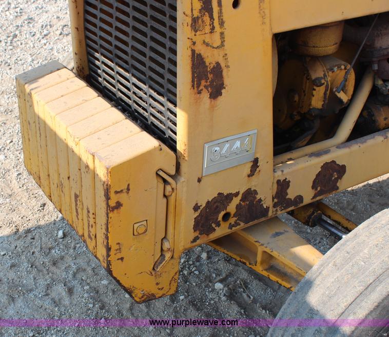 image for item H6665 International 3444 backhoe