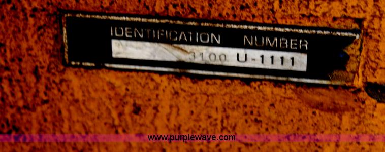 image for item H6665 International 3444 backhoe