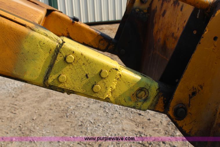 image for item H6665 International 3444 backhoe