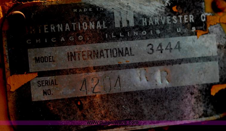 image for item H6665 International 3444 backhoe