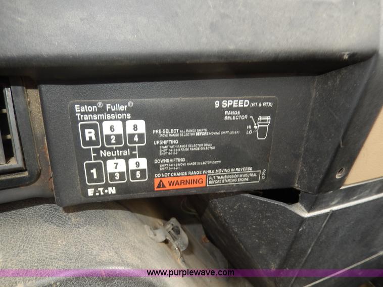 image for item I4337 1995 International 8100 semi truck