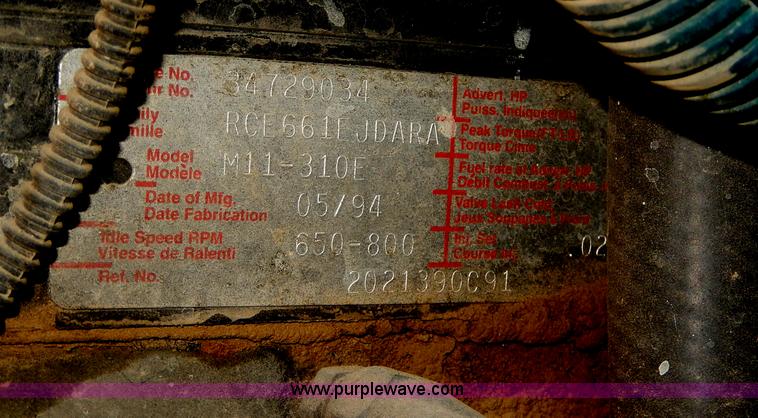 image for item I4337 1995 International 8100 semi truck