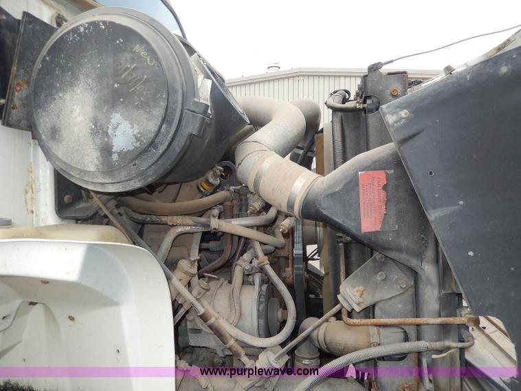 image for item I4337 1995 International 8100 semi truck