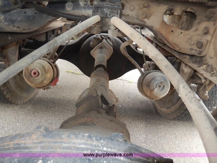 image for item I4337 1995 International 8100 semi truck