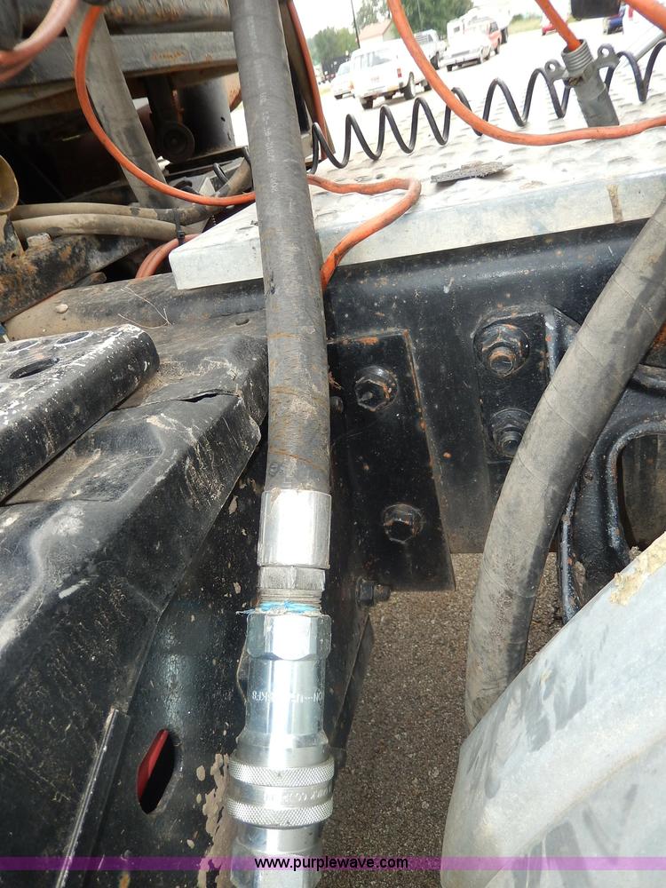 image for item I4337 1995 International 8100 semi truck