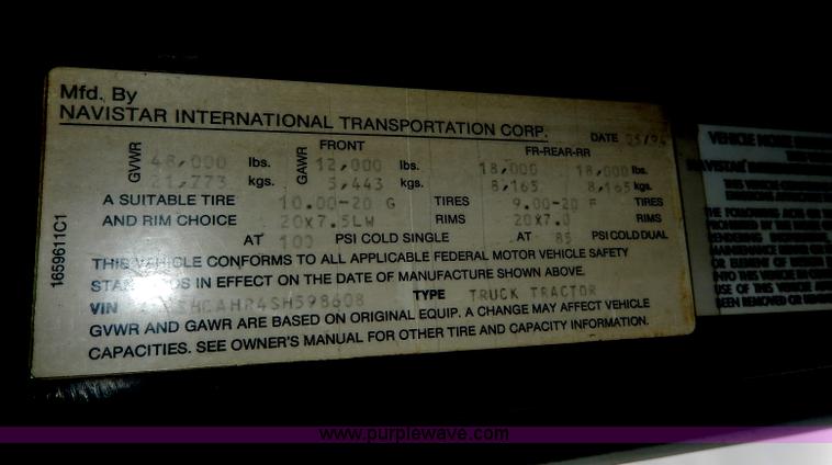 image for item I4337 1995 International 8100 semi truck