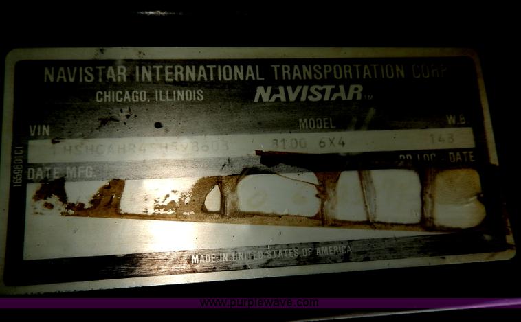 image for item I4337 1995 International 8100 semi truck