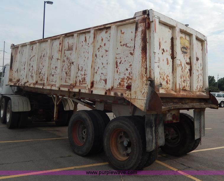 image for item I4338 1986 Hilbilt Hi Dump trailer