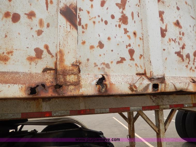 image for item I4338 1986 Hilbilt Hi Dump trailer