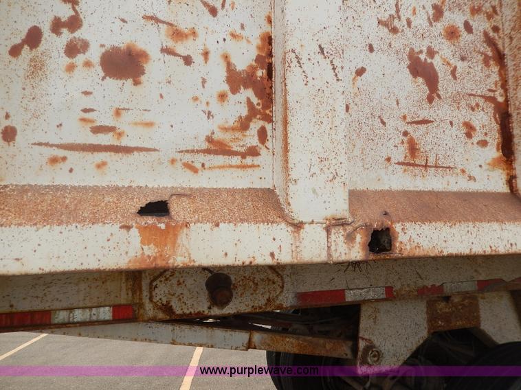 image for item I4338 1986 Hilbilt Hi Dump trailer