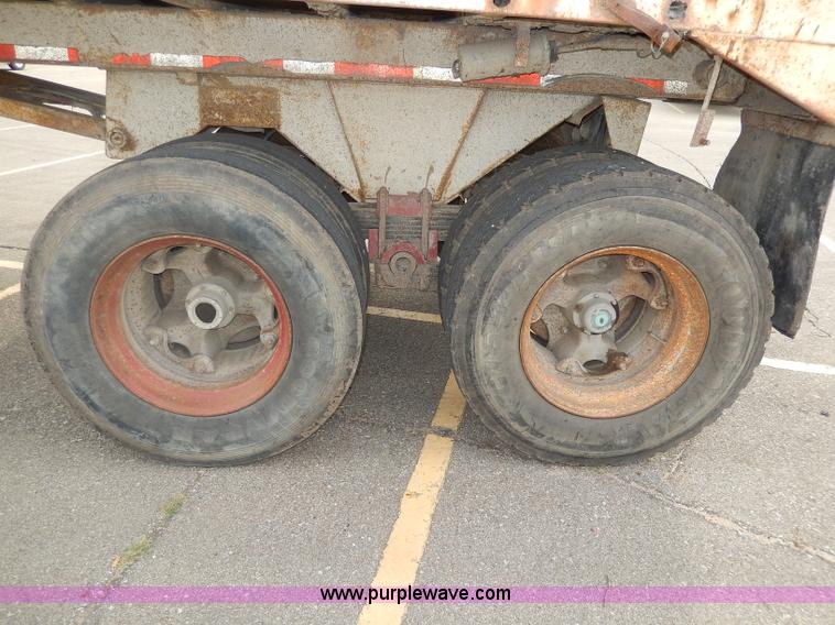 image for item I4338 1986 Hilbilt Hi Dump trailer