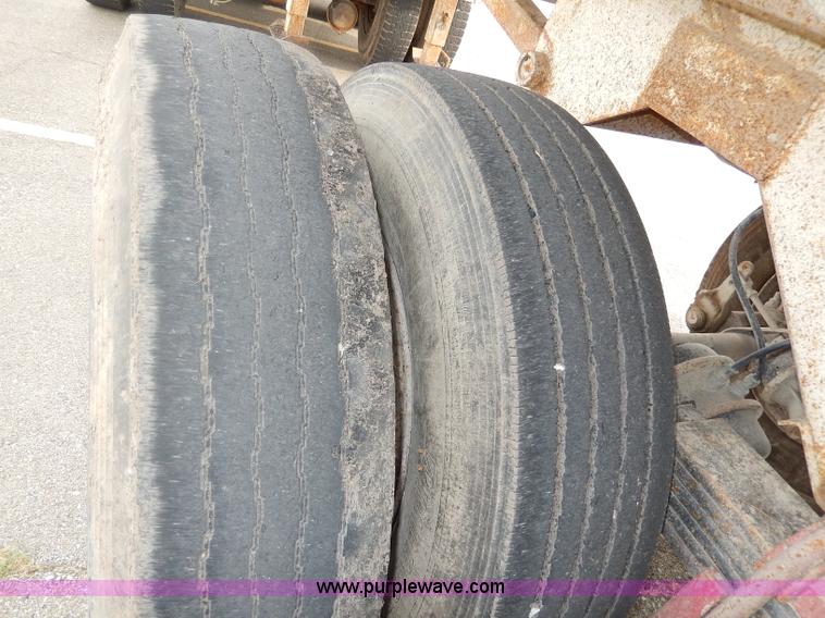 image for item I4338 1986 Hilbilt Hi Dump trailer