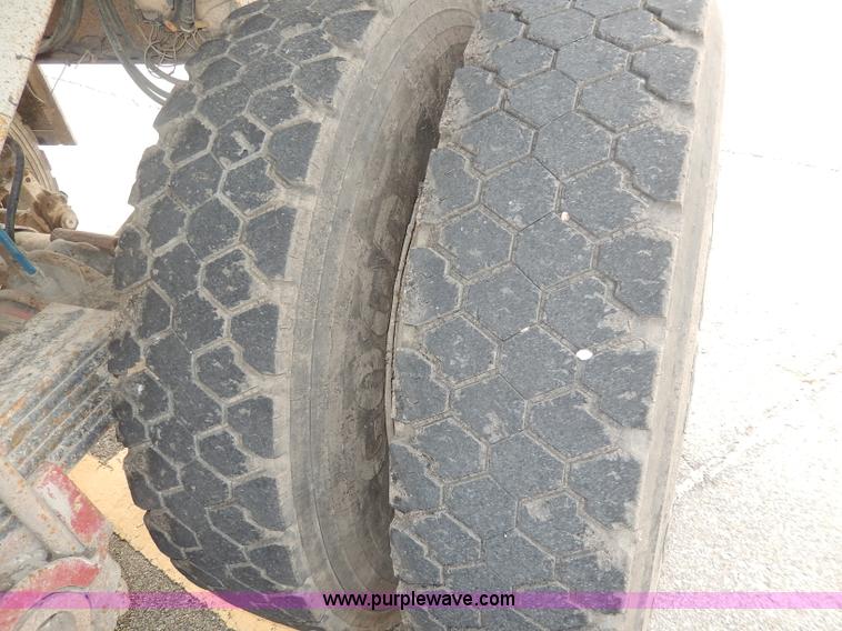 image for item I4338 1986 Hilbilt Hi Dump trailer