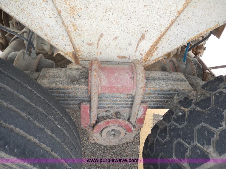 image for item I4338 1986 Hilbilt Hi Dump trailer