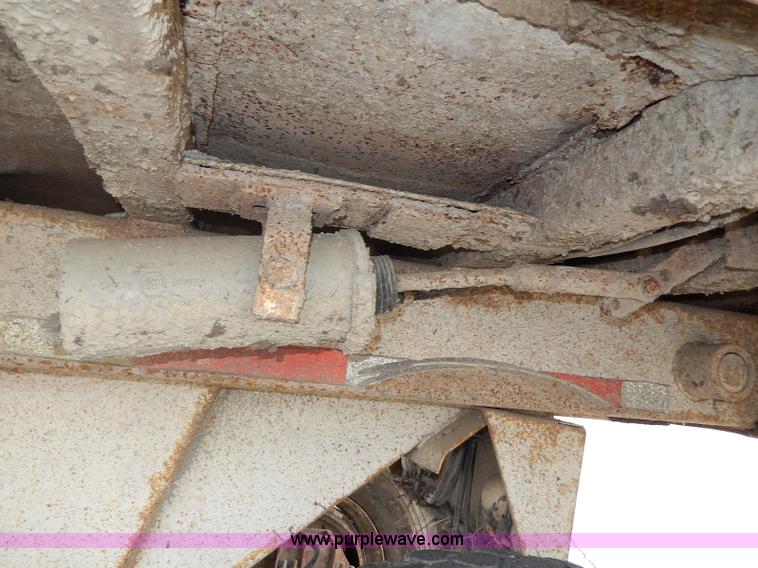 image for item I4338 1986 Hilbilt Hi Dump trailer