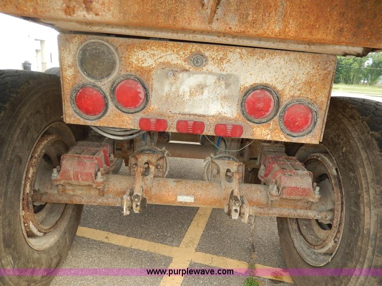 image for item I4338 1986 Hilbilt Hi Dump trailer