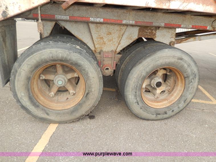 image for item I4338 1986 Hilbilt Hi Dump trailer