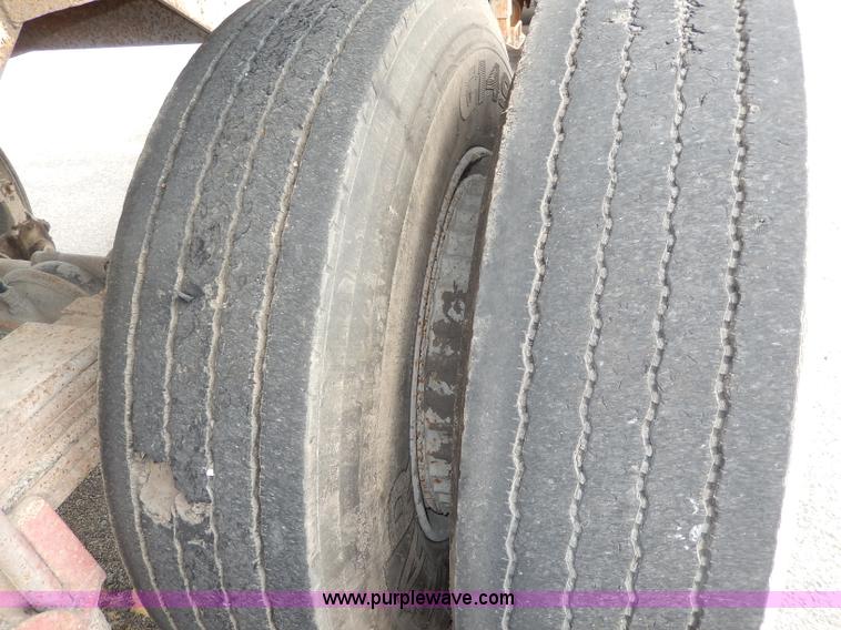 image for item I4338 1986 Hilbilt Hi Dump trailer