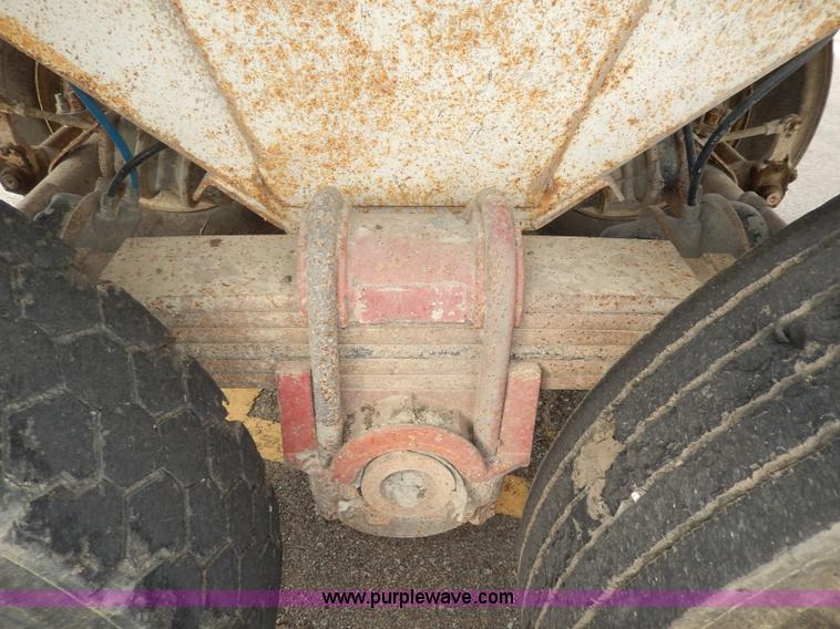 image for item I4338 1986 Hilbilt Hi Dump trailer