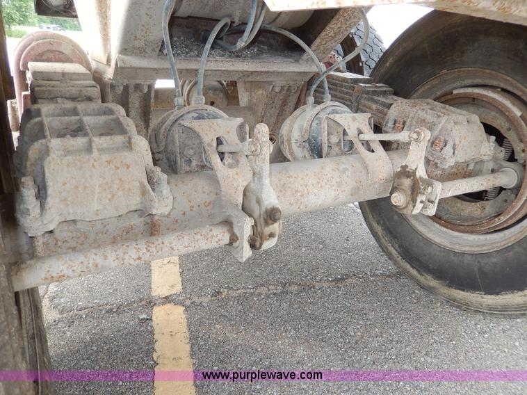 image for item I4338 1986 Hilbilt Hi Dump trailer