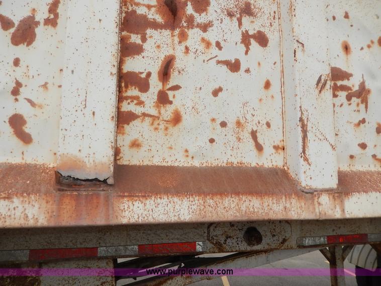 image for item I4338 1986 Hilbilt Hi Dump trailer