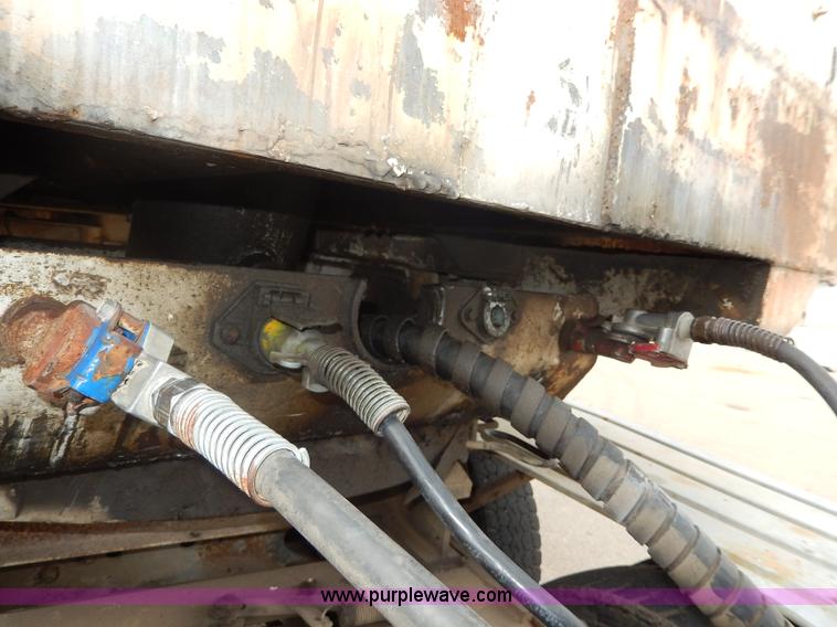 image for item I4338 1986 Hilbilt Hi Dump trailer