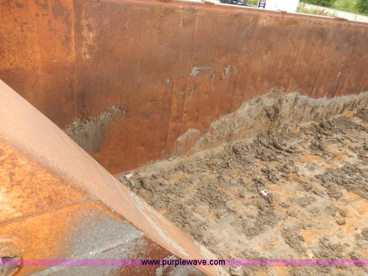 image for item I4338 1986 Hilbilt Hi Dump trailer