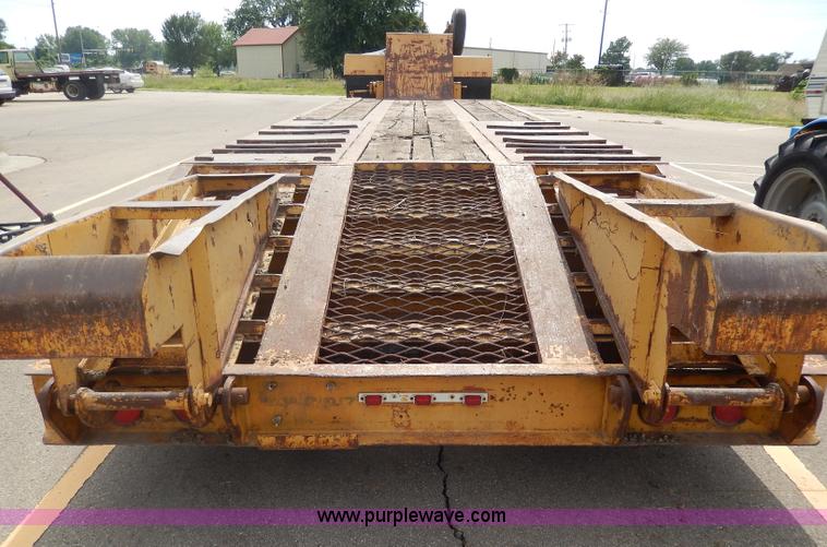 image for item I4340 1987 Belshe T10 lowboy trailer