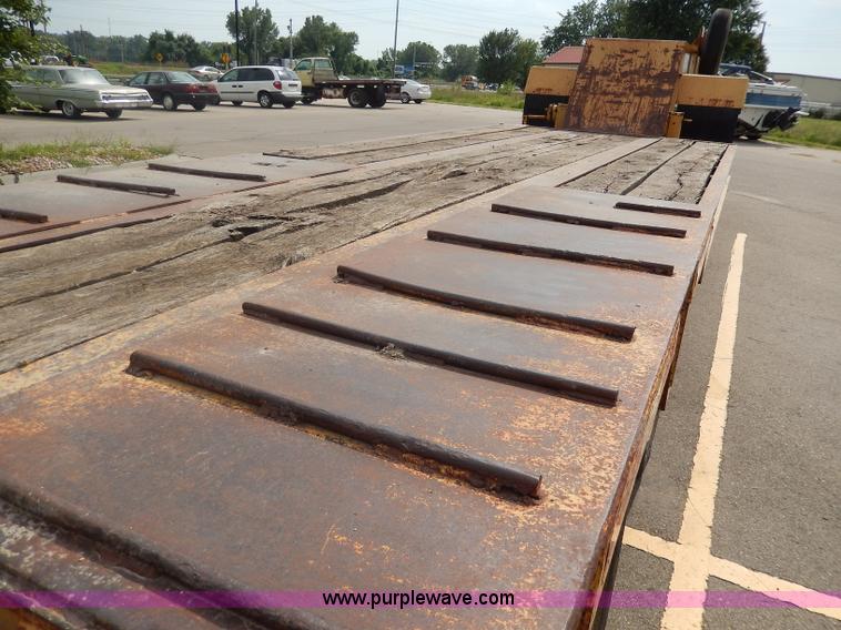 image for item I4340 1987 Belshe T10 lowboy trailer