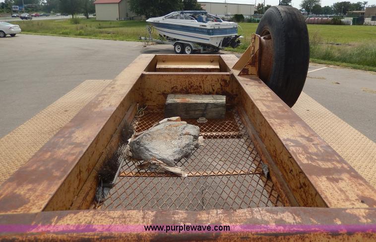 image for item I4340 1987 Belshe T10 lowboy trailer
