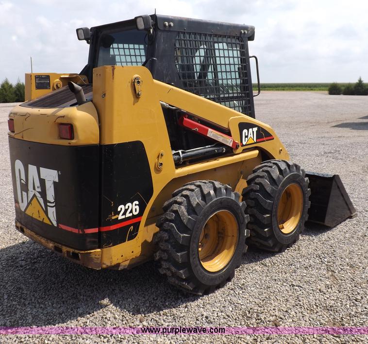 image for item I7649 2004 Caterpillar 226 skid steer